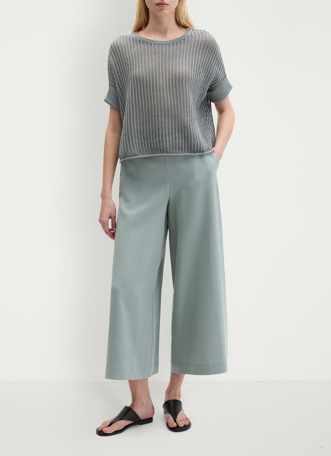 Marc O'Polo Grofgebreid trui in linnenblend met ribstructuur - voorkant 5 quiet sea-0639 / blauw