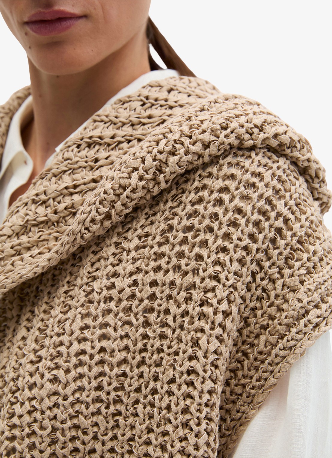 Marc O'Polo Grofgebreid vest met capuchon - detail 3 sandpaper-2326 / beige