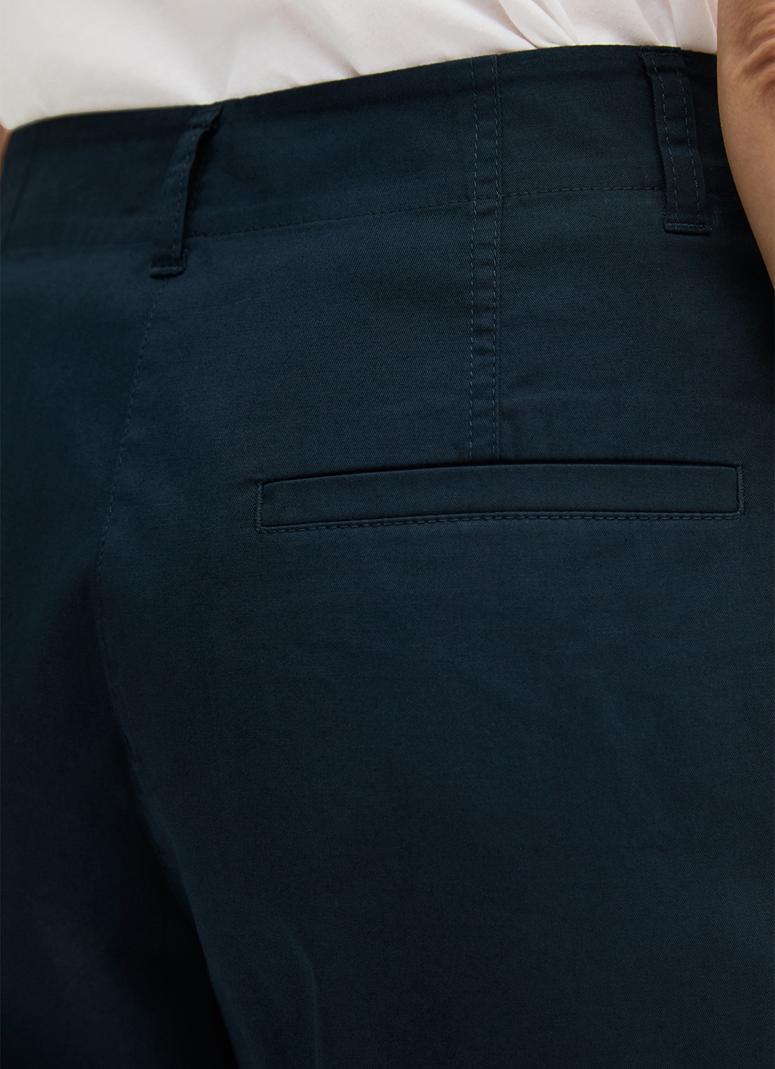 Marc O'Polo High waist straight fit pantalon met steekzakken - detail 5 donkerblauw