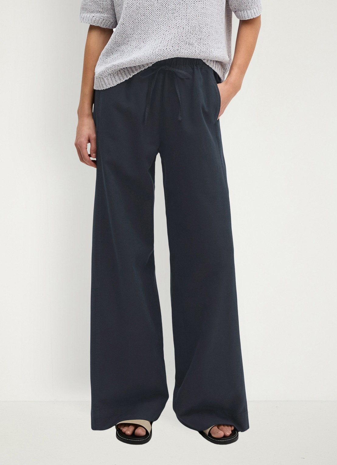 Marc O'Polo Loose fit broek in lyocell blend - detail 3 donkerblauw