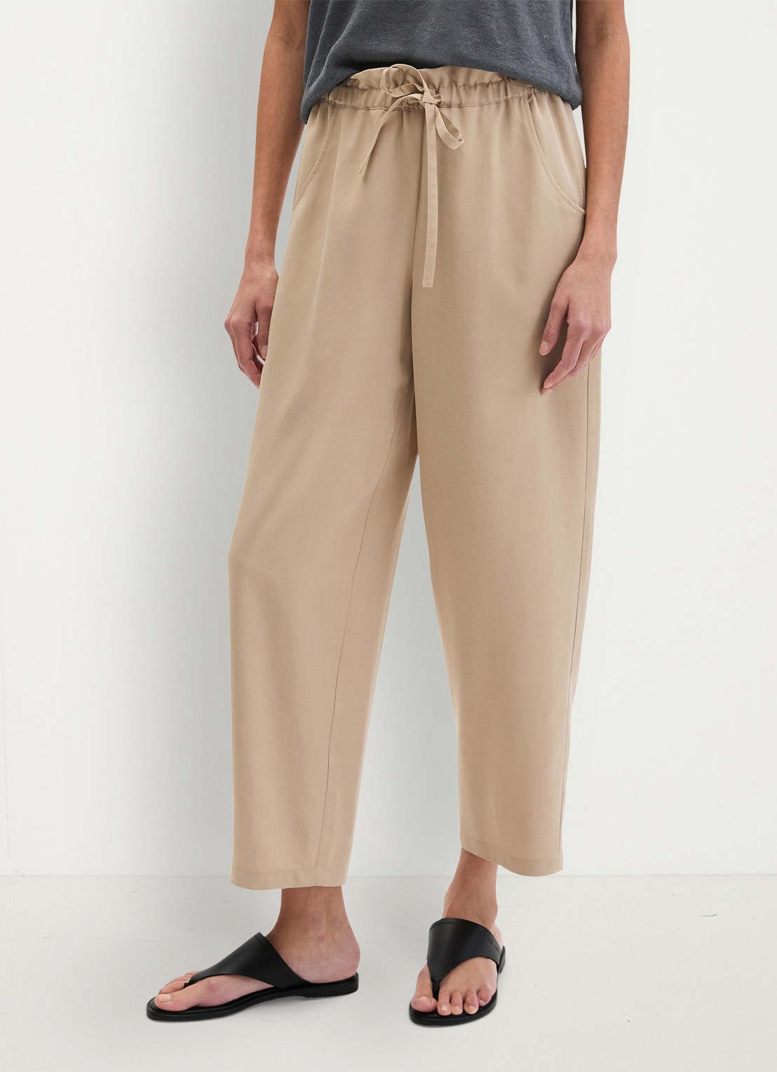 Marc O'Polo Loose fit broek met steekzakken - detail 2 sandpaper-2326 / beige