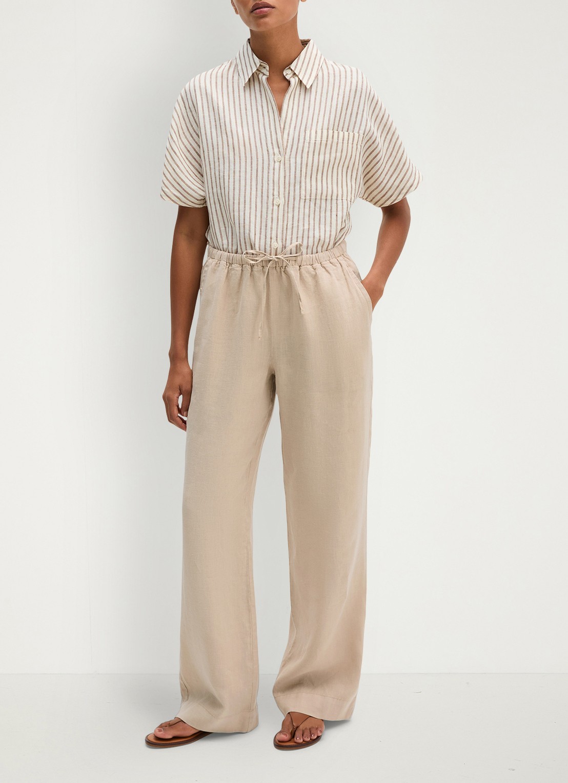 Marc O'Polo Loose fit broek met steekzakken - voorkant 3 sandpaper-2326 / beige