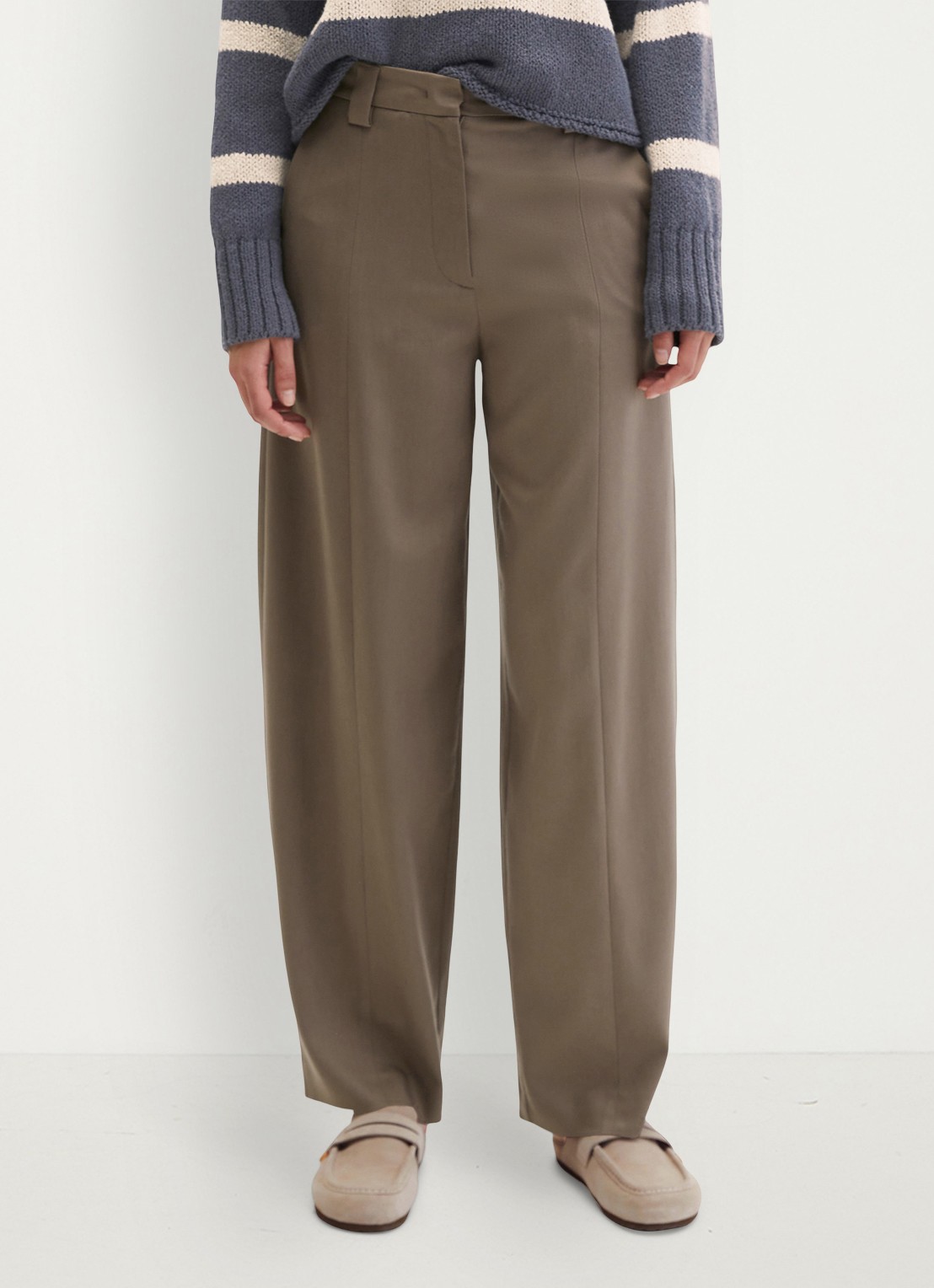 Marc O'Polo Loose fit pantalon met steekzakken - detail 4 bruin