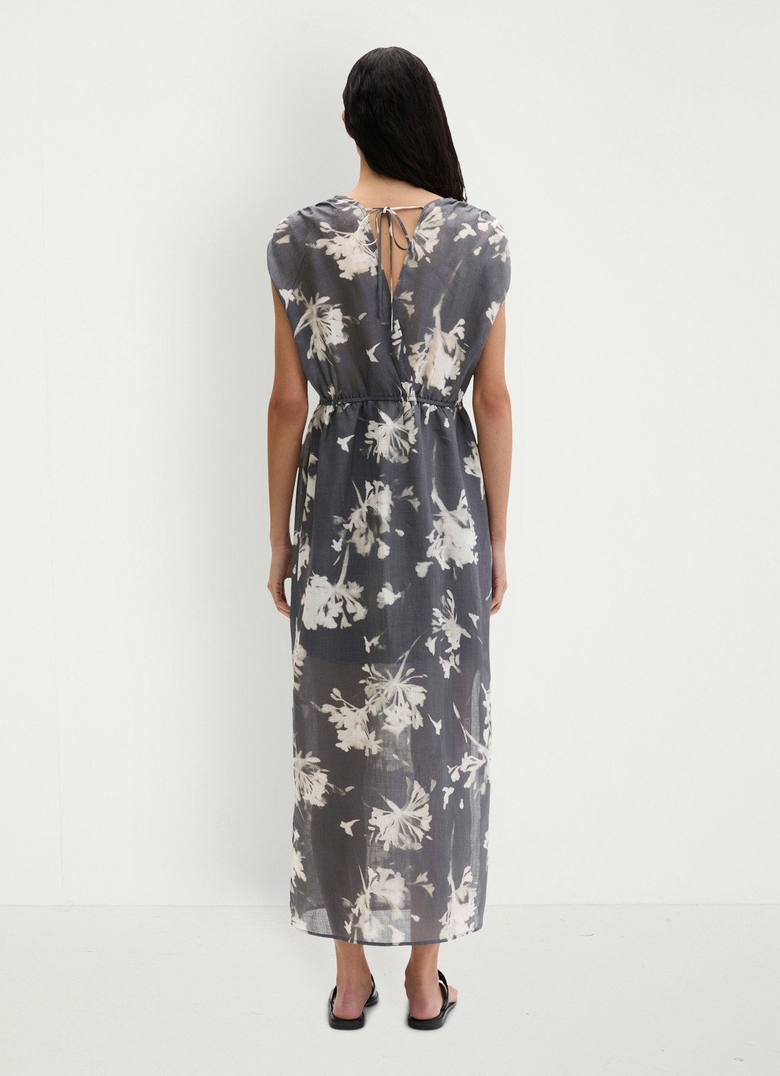 Marc O'Polo Midi jurk met V-hals - achterkant dark grey_multi_03-0534 / grijs