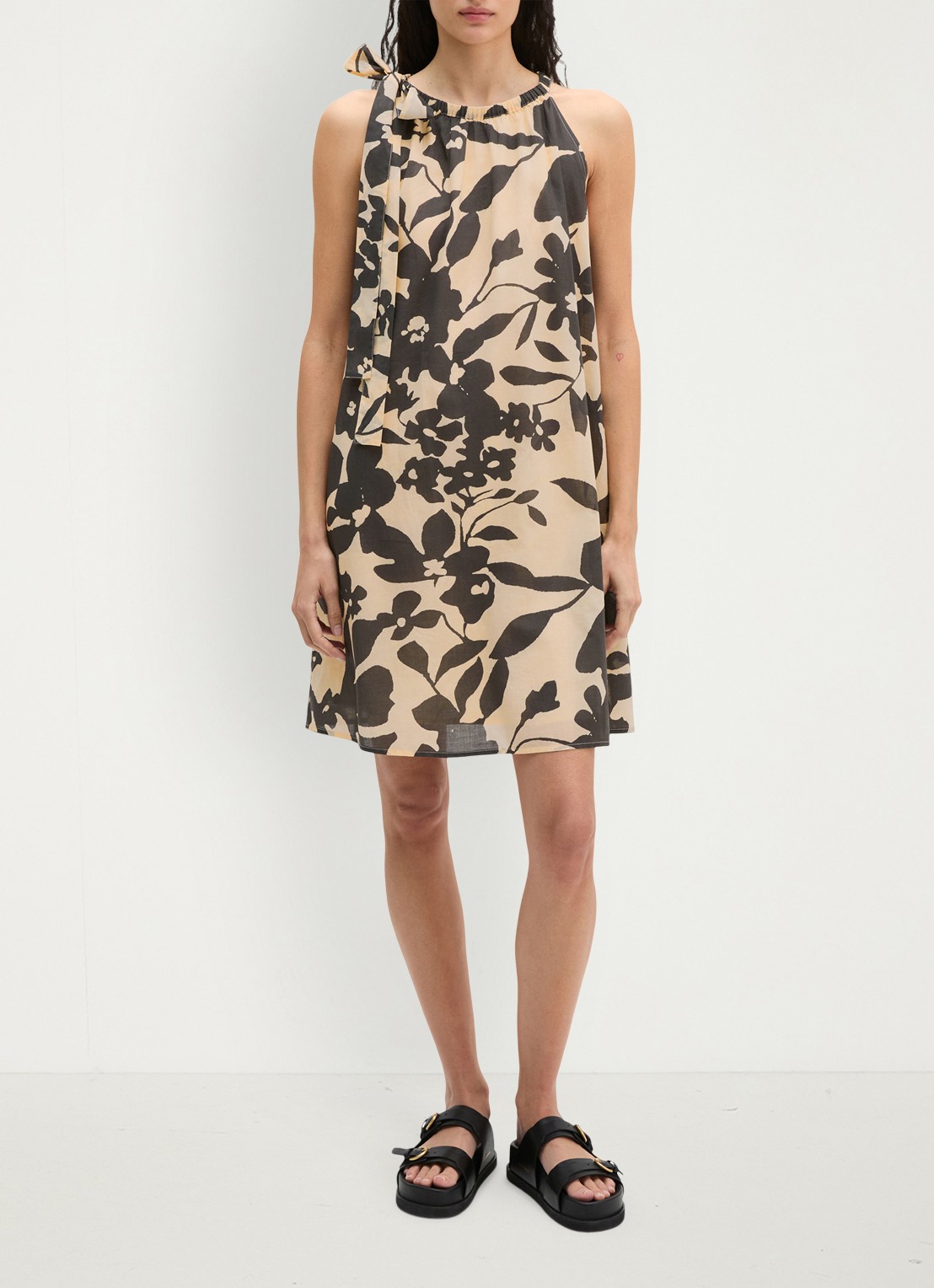 Marc O'Polo Mini jurk met bloemenprint  - voorkant 2 beige