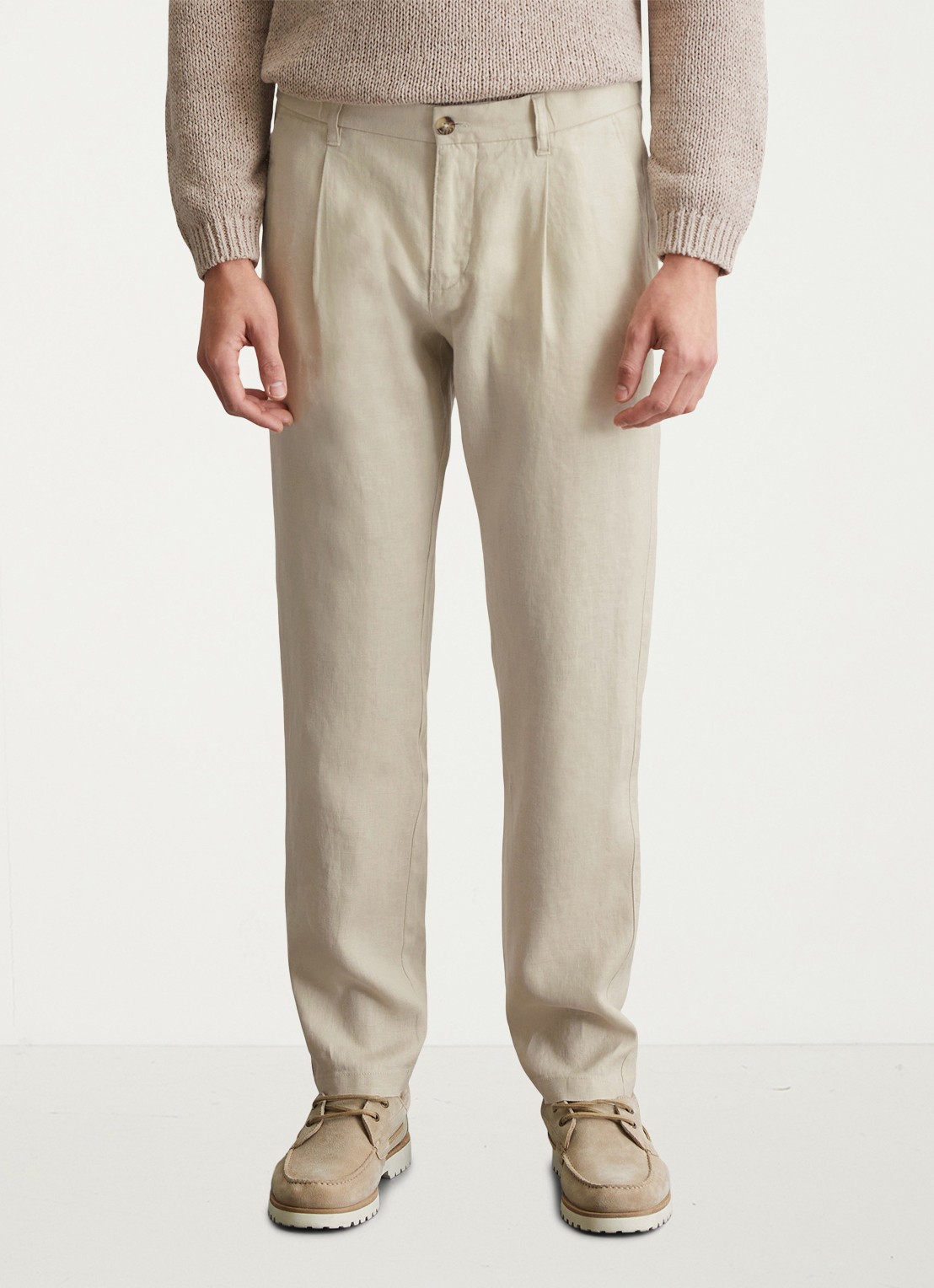 Marc O'Polo Osby tapered fit chino van linnen met plooidetail - detail 2 beige