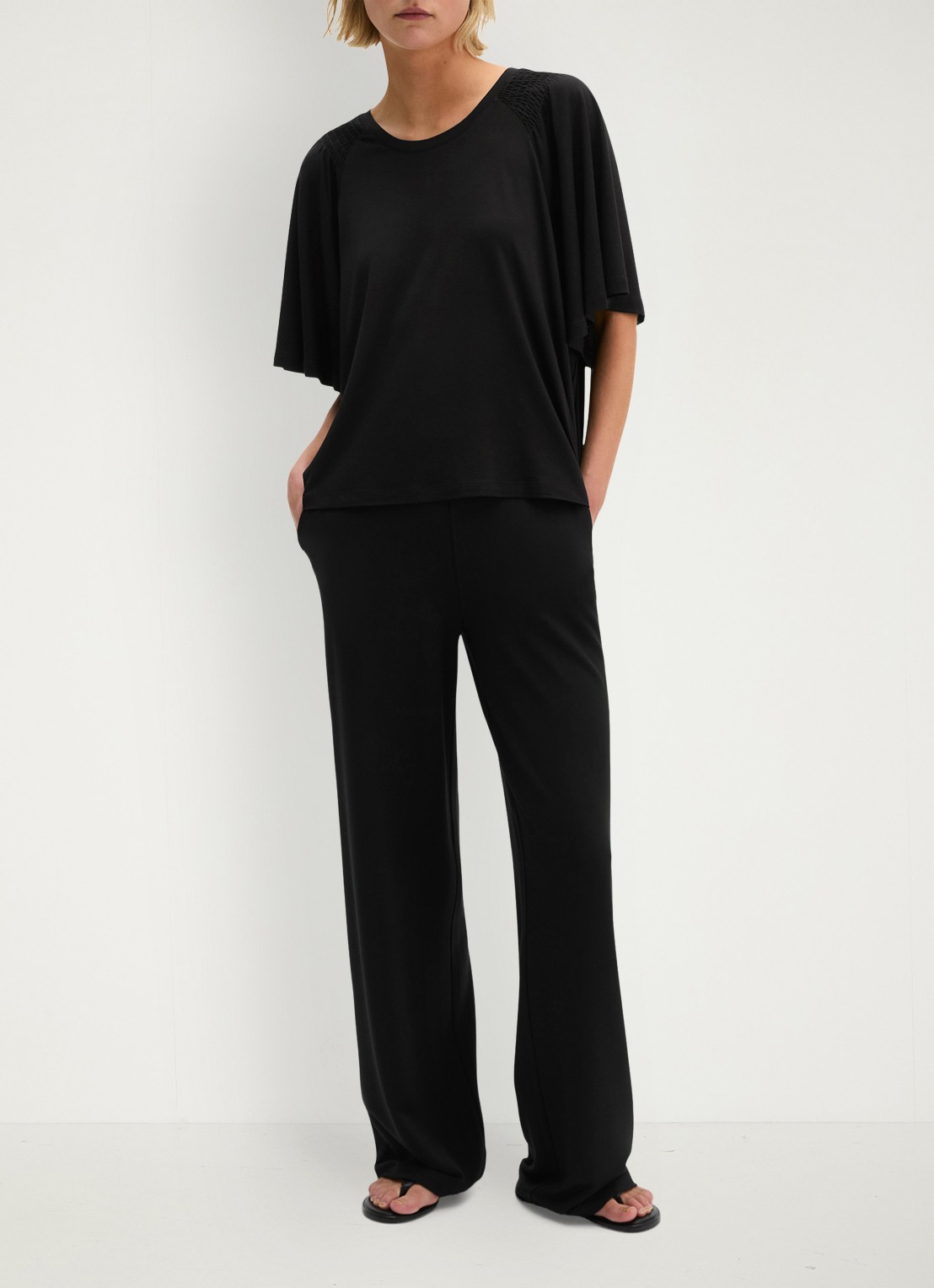 Marc O'Polo Relaxte T-shirt blouse met smockwerk - voorkant 3 black / zwart