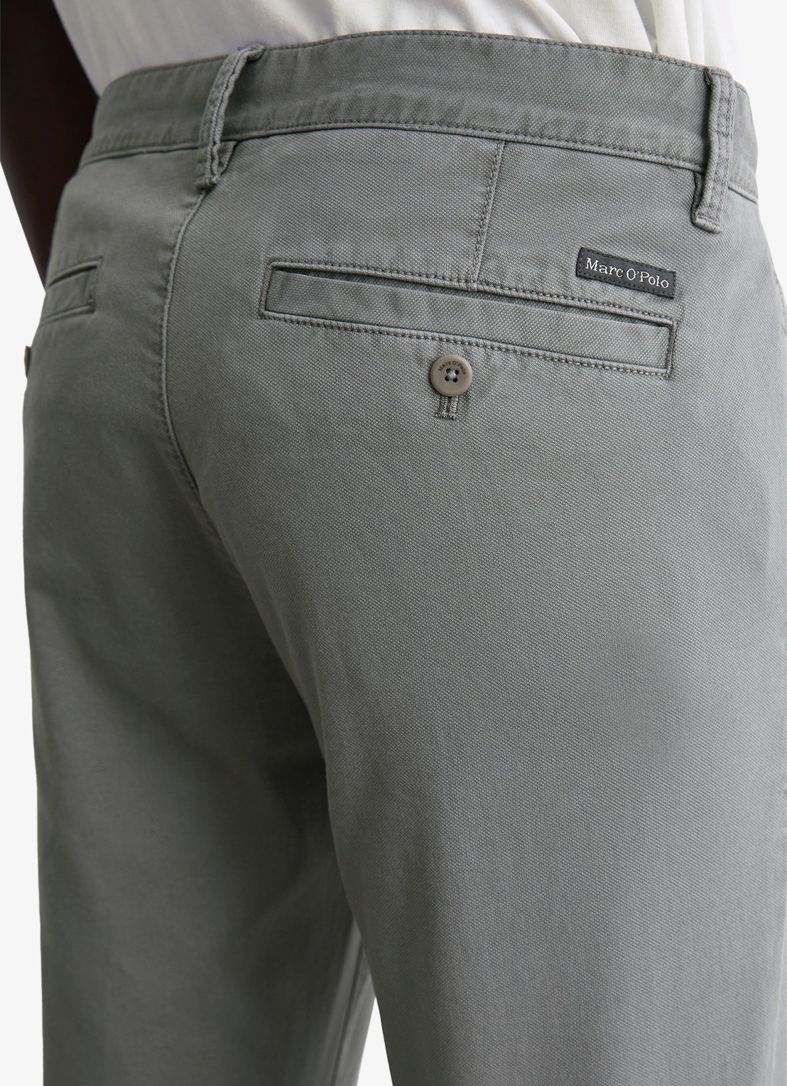 Marc O'Polo Stig shaped fit chino met stretch - detail 4 grijs