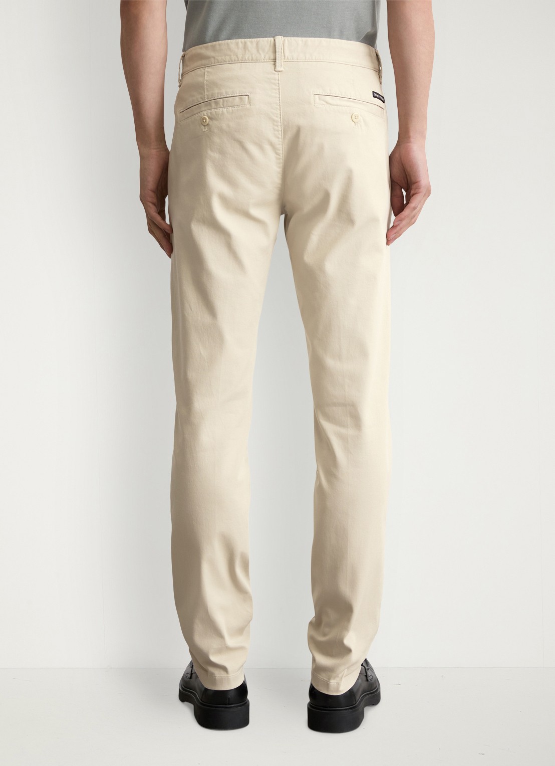 Marc O'Polo Stig shaped fit chino met stretch - achterkant lichtgrijs