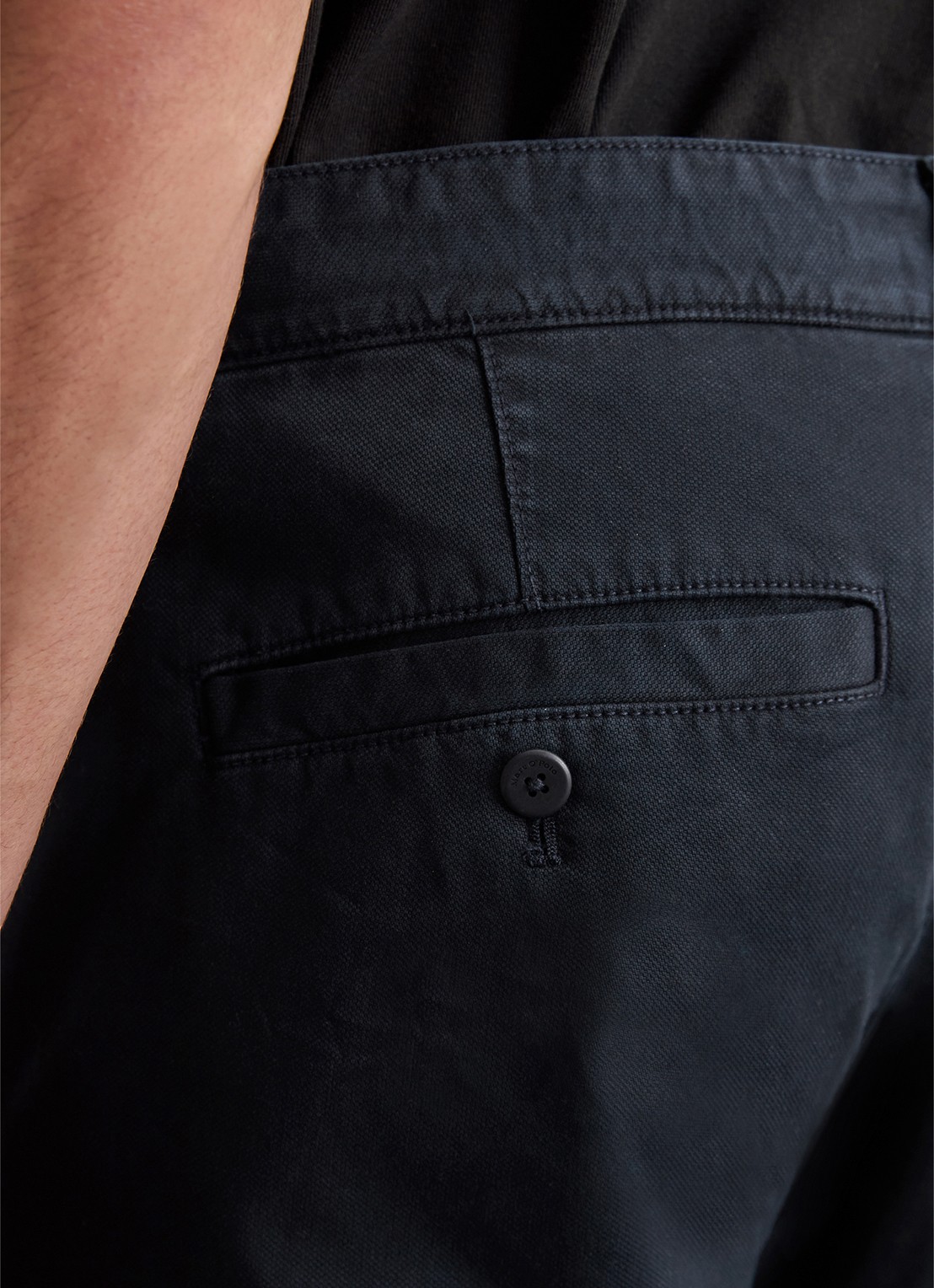 Marc O'Polo Stig shaped fit chino met stretch - detail 2 donkerblauw