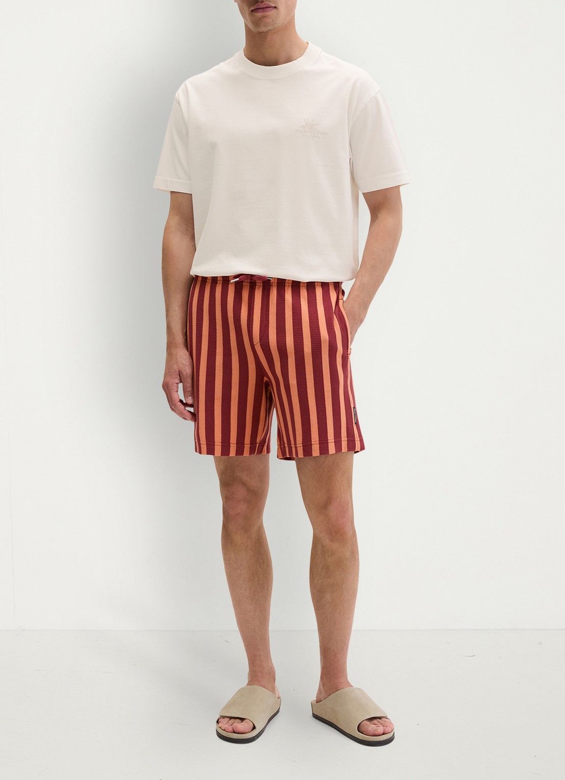 Marc O'Polo Straight fit korte broek met streepprint - voorkant 5 dark red 01-7026 / rood