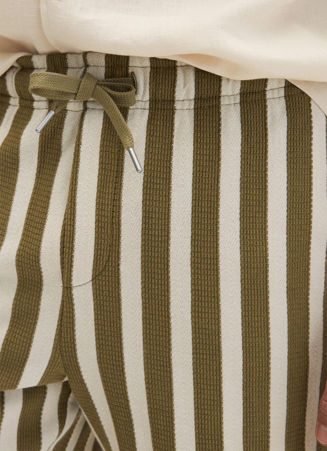 Marc O'Polo Straight fit korte broek met streepprint - detail 3 medium green 01-3493 / groen
