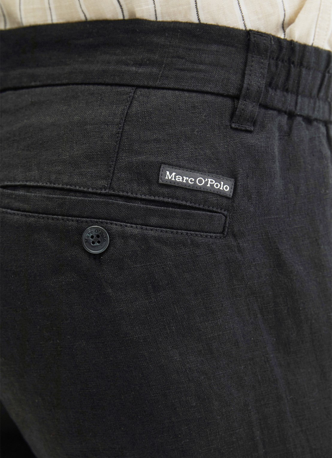 Marc O'Polo Straight fit korte broek van linnen - detail 2 black-0001 / zwart