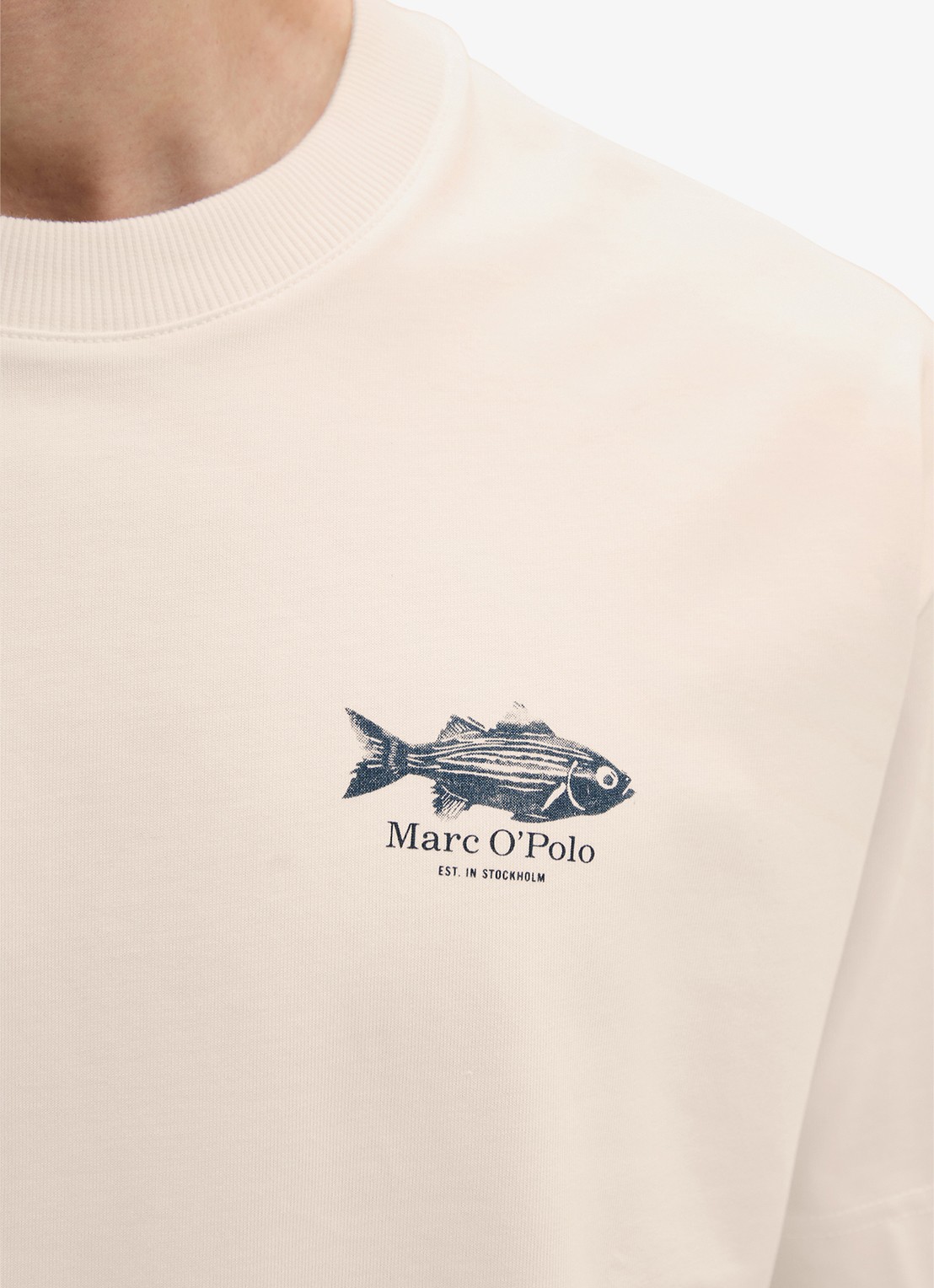Marc O'Polo T-shirt met logo- en backprint - detail 2 creme