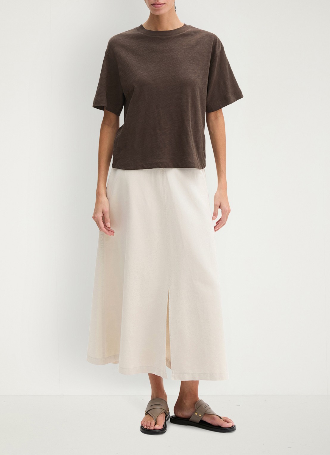 Marc O'Polo T-shirt met ronde hals - voorkant 2 donkerbruin