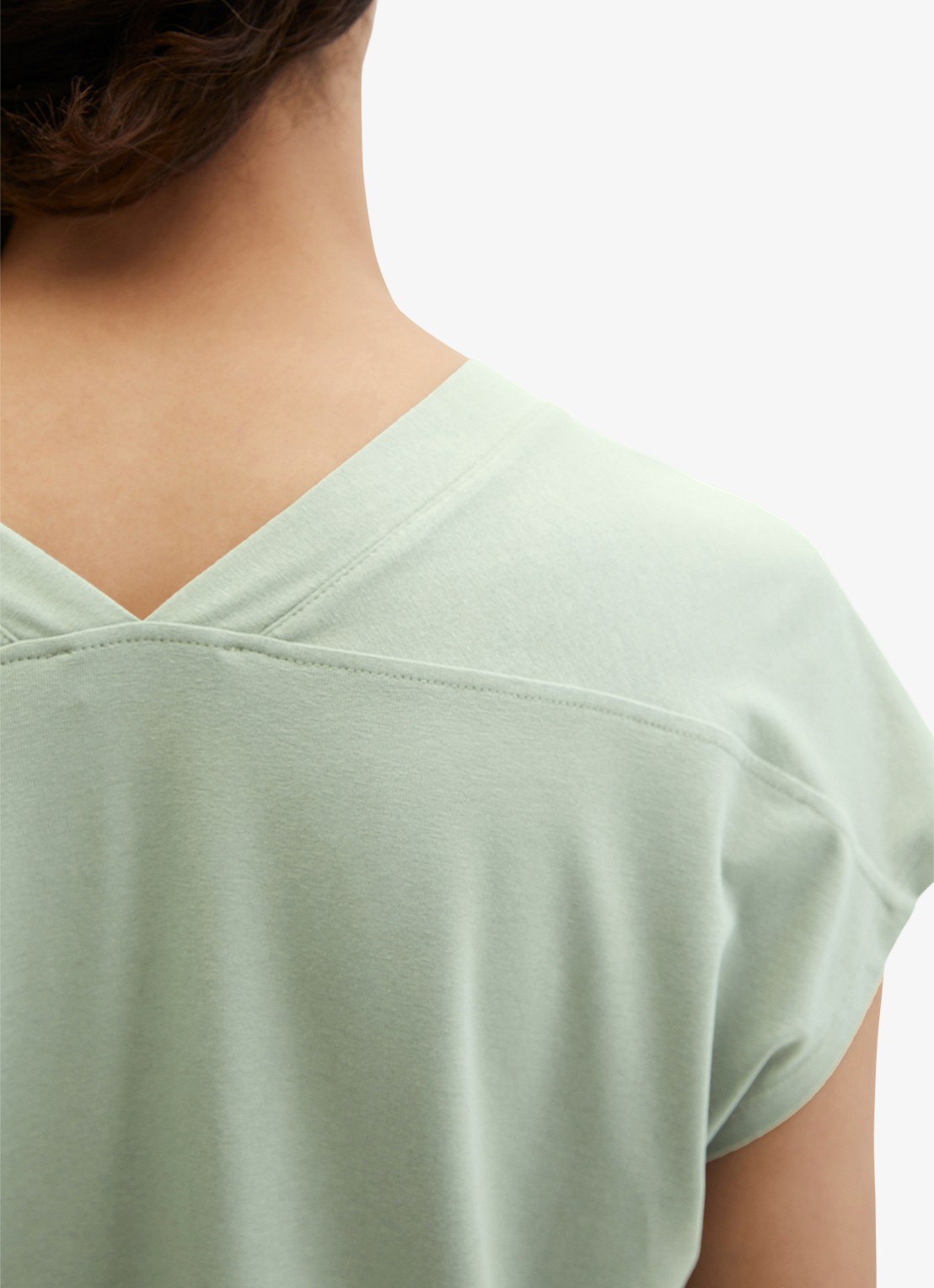Marc O'Polo T-shirt met V-hals - detail 4 lindegroen