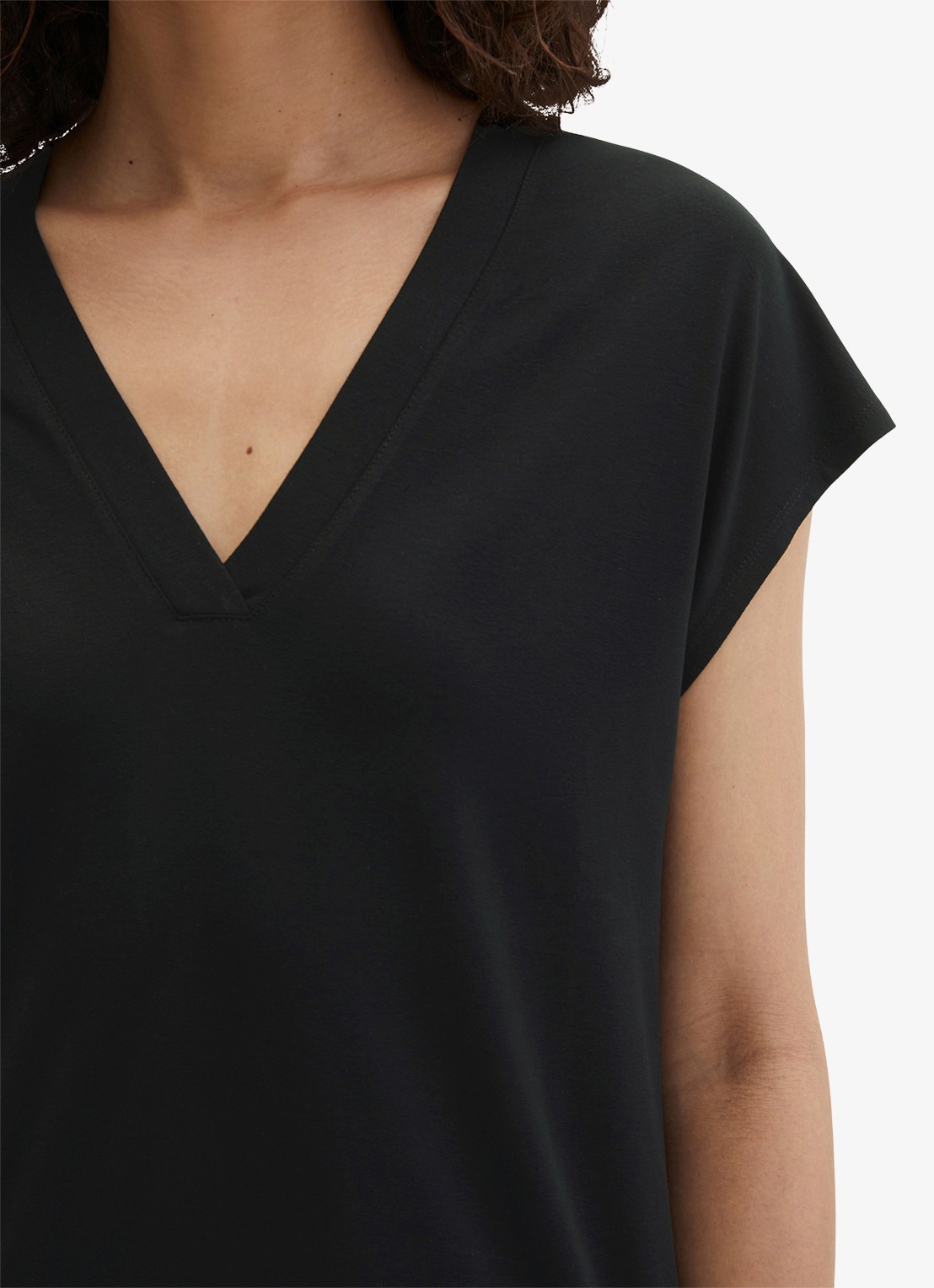 Marc O'Polo T-shirt met V-hals - detail 5 zwart