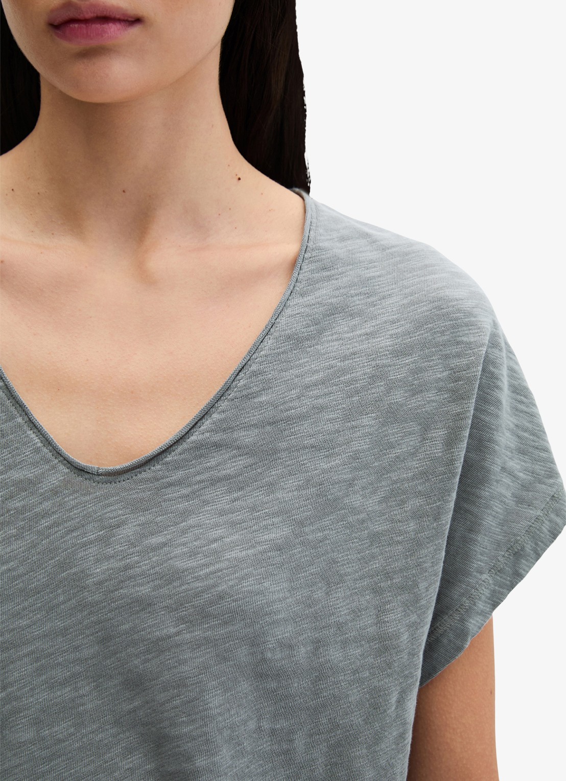 Marc O'Polo T-shirt met V-hals - detail 2 quiet sea-0639 / blauw