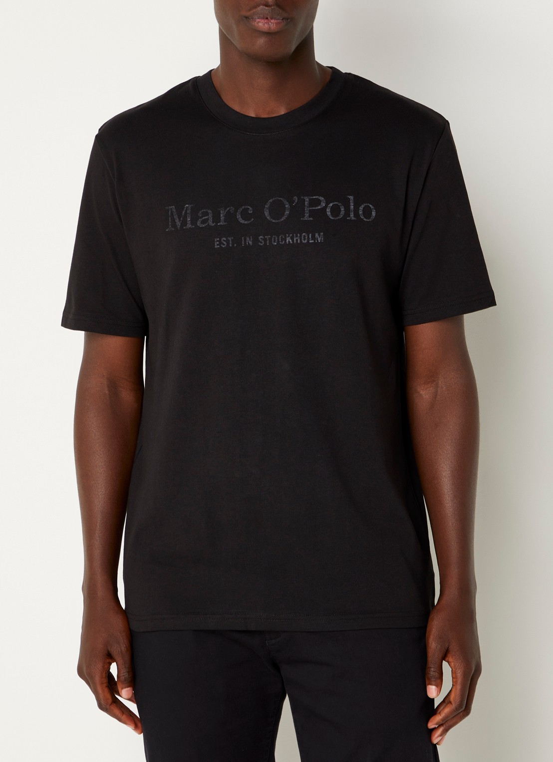 Marc O'Polo T-shirt van  katoen met logo - detail zwart