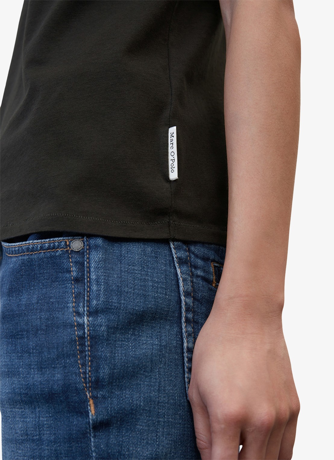 Marc O'Polo T-shirt van katoen - detail zwart