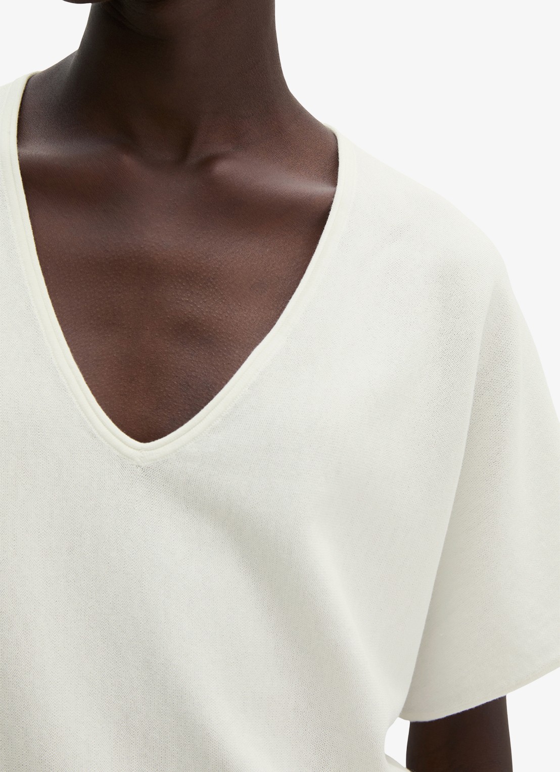 Marc O'Polo Trui met V-hals - detail 4 white cotton / wit