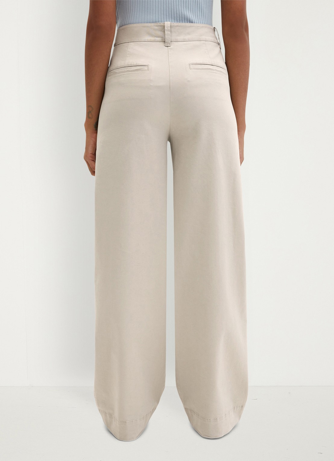 Marc O'Polo Wide fit palazzo broek met steekzakken - achterkant beige