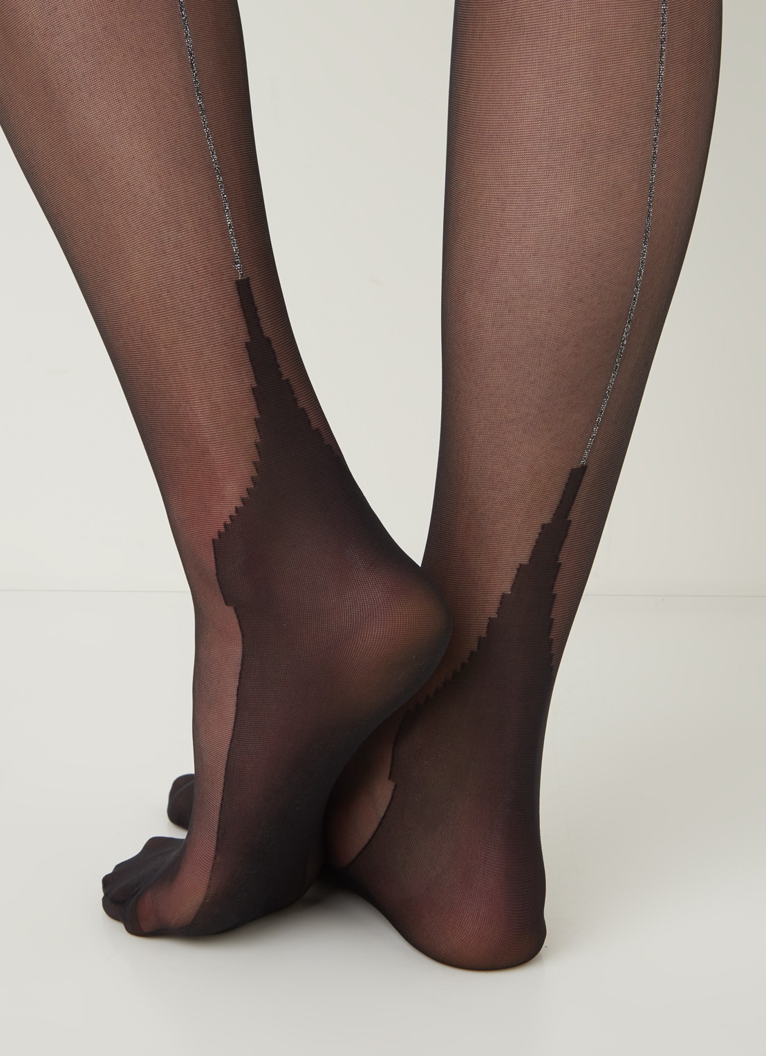 MarcMarcs Panty met naad en lurex in 30 denier black silver - detail 5 zilver