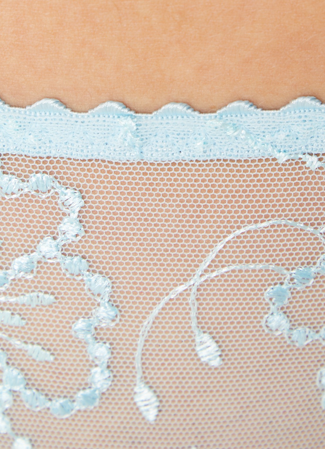 Marie Jo Jane string met borduring - detail 3 lichtblauw