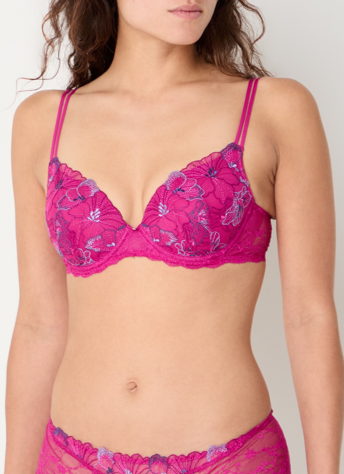 Marie Jo Noemy voorgevormde beugel bh met overlay van kant - detail 3 fuchsia