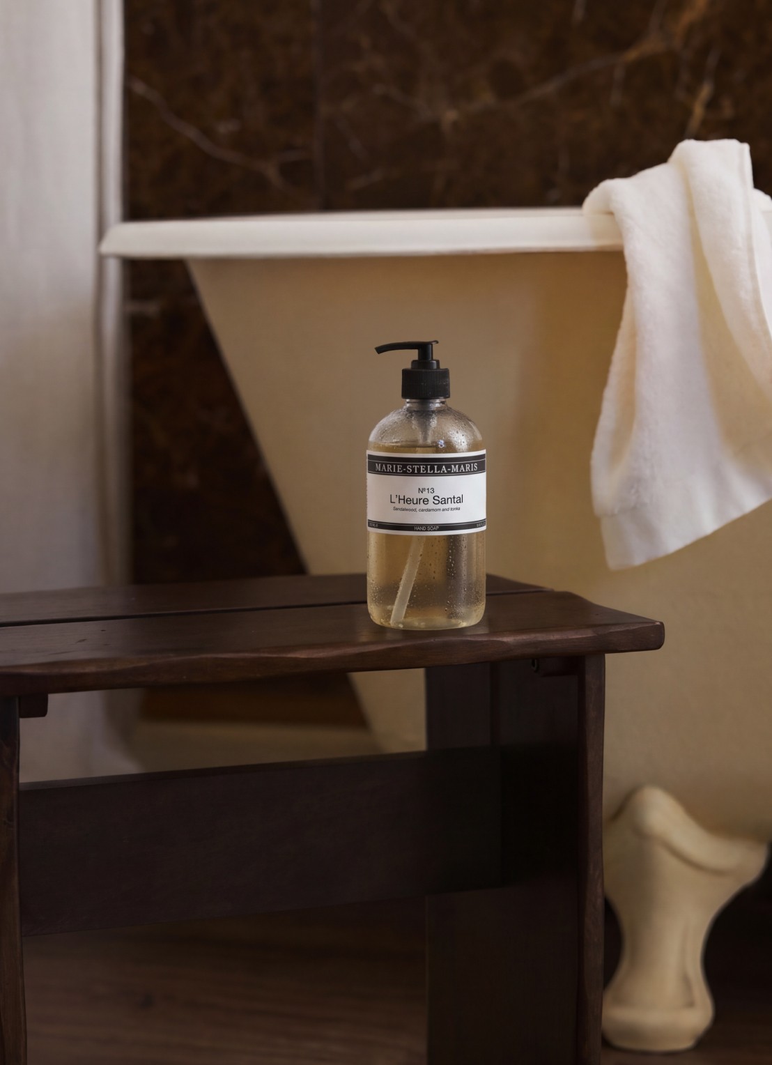 Marie-Stella-Maris L'Heure Santal handzeep 250 ml - voorkant 3 transparant