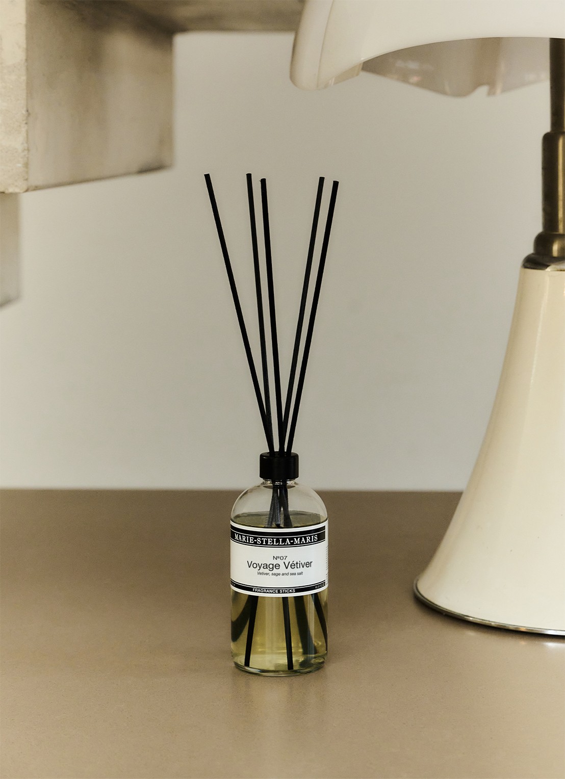Marie-Stella-Maris No.07 Voyage Vétiver geurstokjes 500 ml - voorkant 2 beige