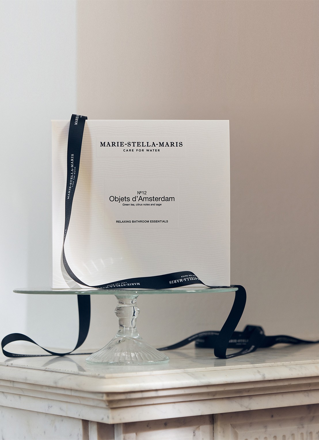 Marie-Stella-Maris Objets d'Amsterdam Bathroom Essentials Set - geuren- en verzorgingsset - detail transparant