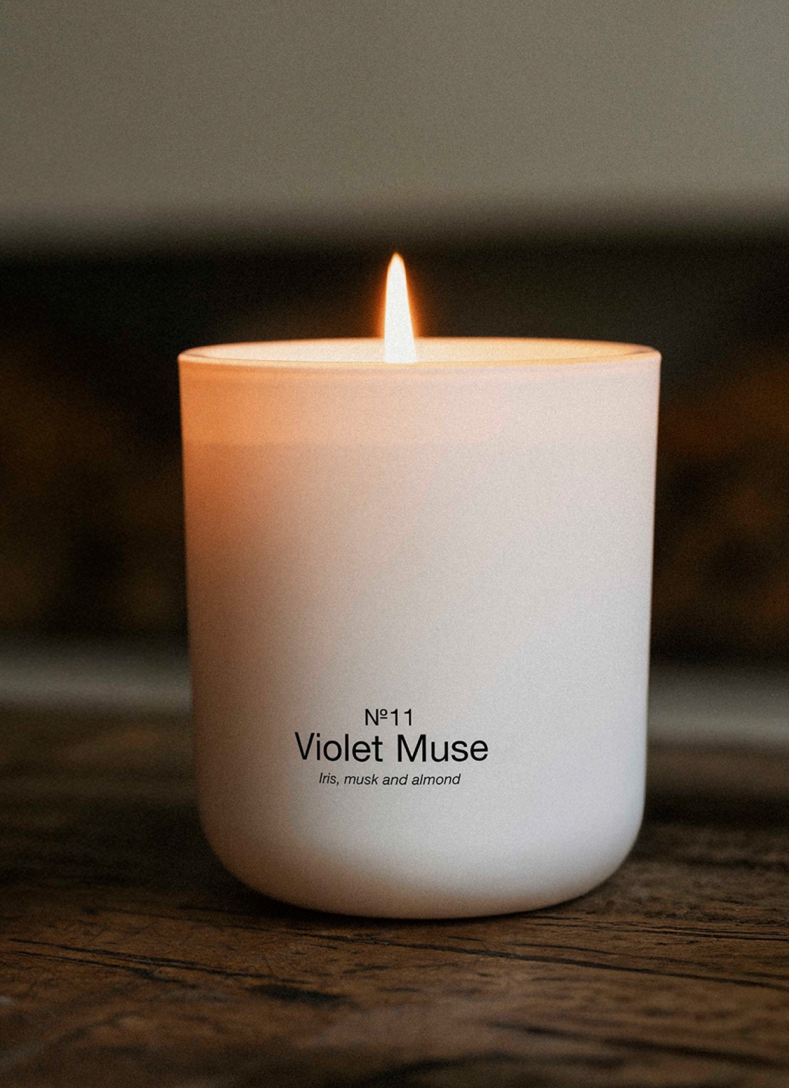 Marie-Stella-Maris Violet Muse geurkaars 300 gram - voorkant 2 wit