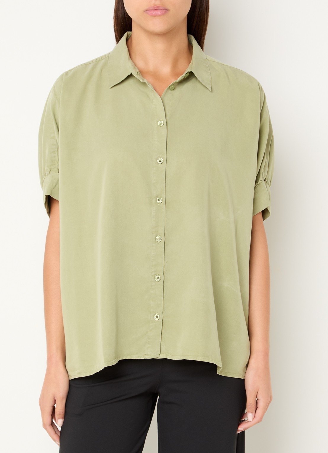 Marina blouse met ballonmouw - detail 4 lindegroen