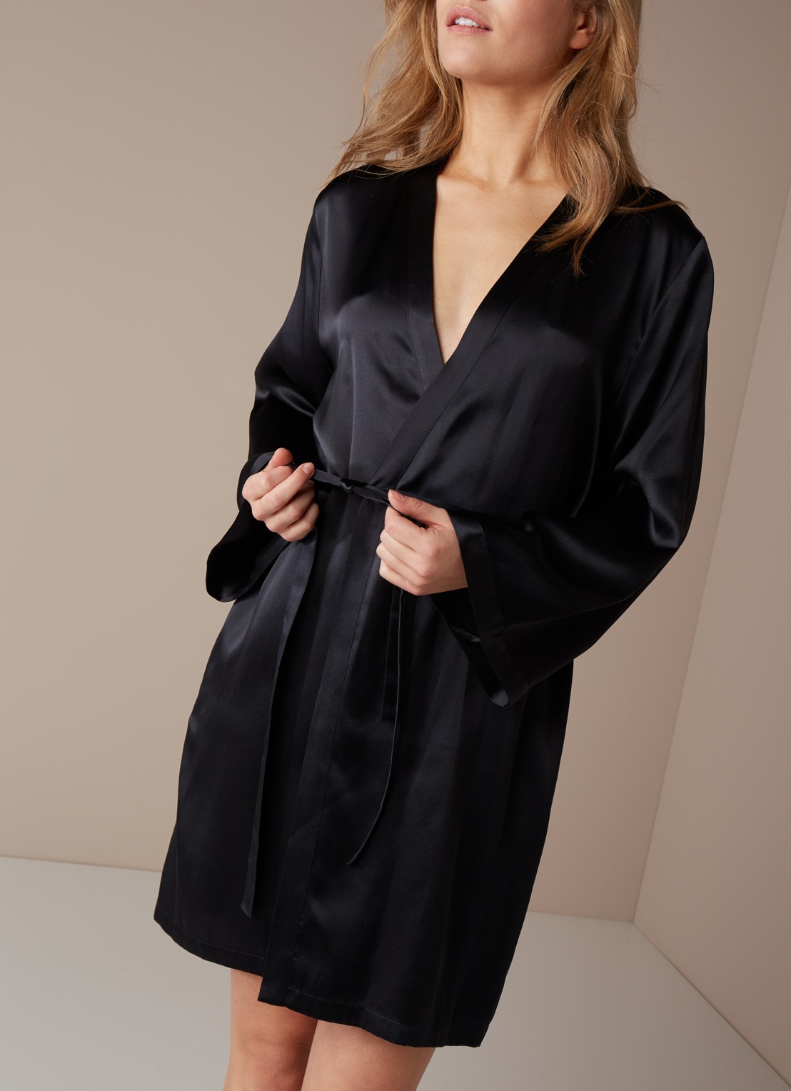 Marjolaine Kimono van zijde - detail 4 zwart