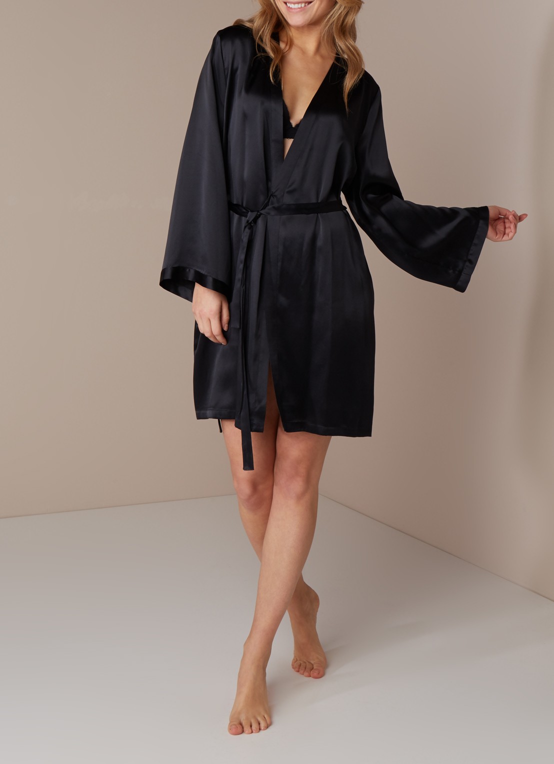 Marjolaine Kimono van zijde - voorkant 3 zwart
