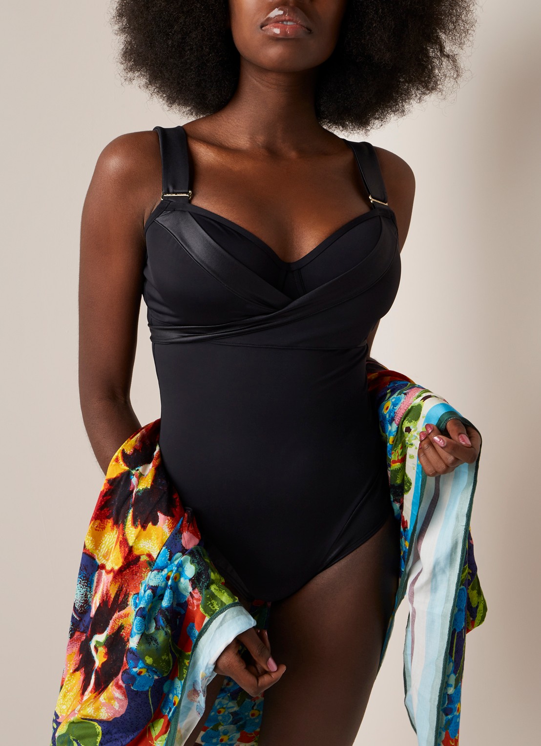 Marlies Dekkers Cache Coeur voorgevormd bandeau badpak met strikdetail en beugelondersteuning - detail 4 zwart