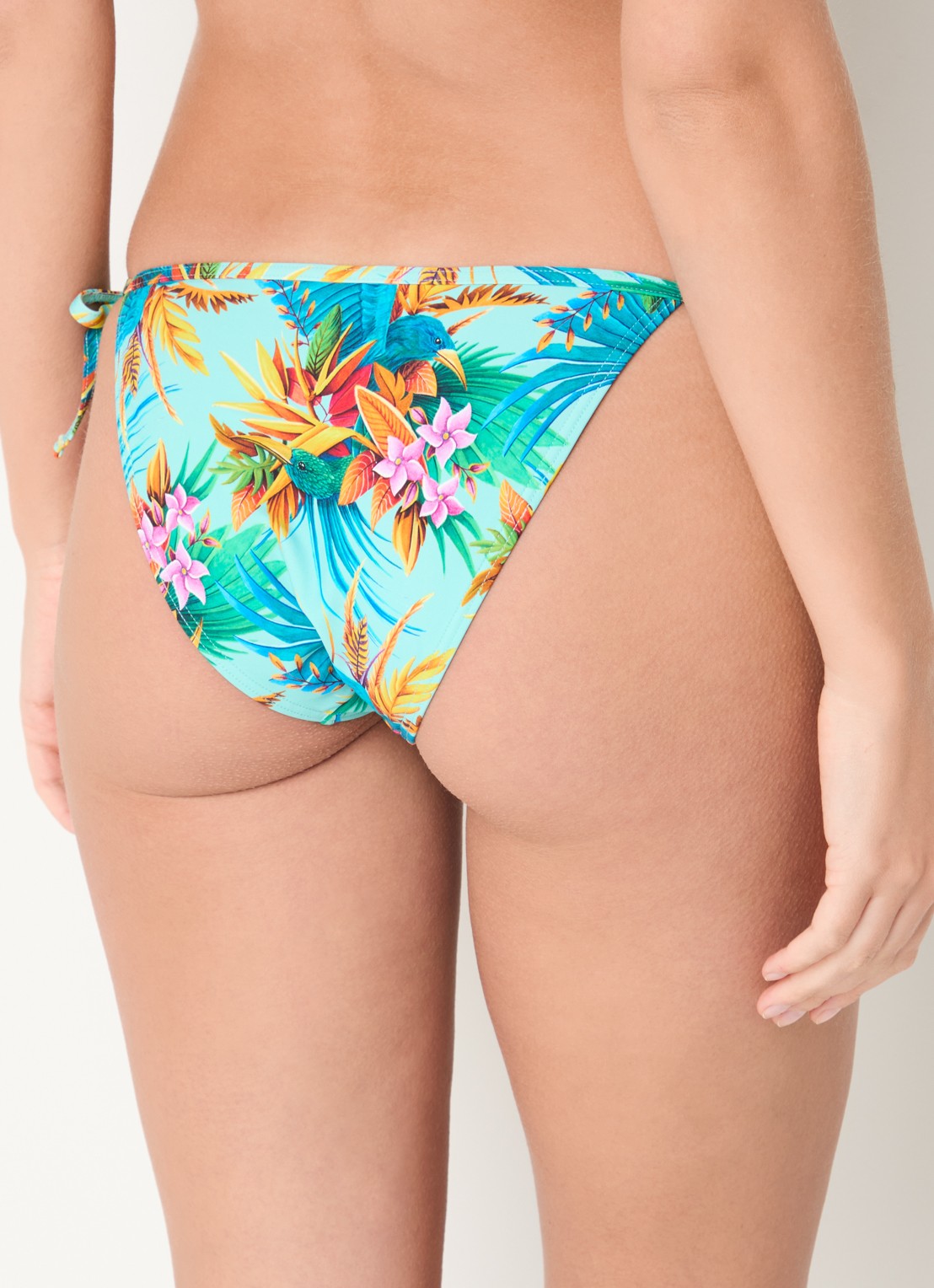 Marlies Dekkers Hula Haka tanga bikinislip met bloemenprint - achterkant aquablauw