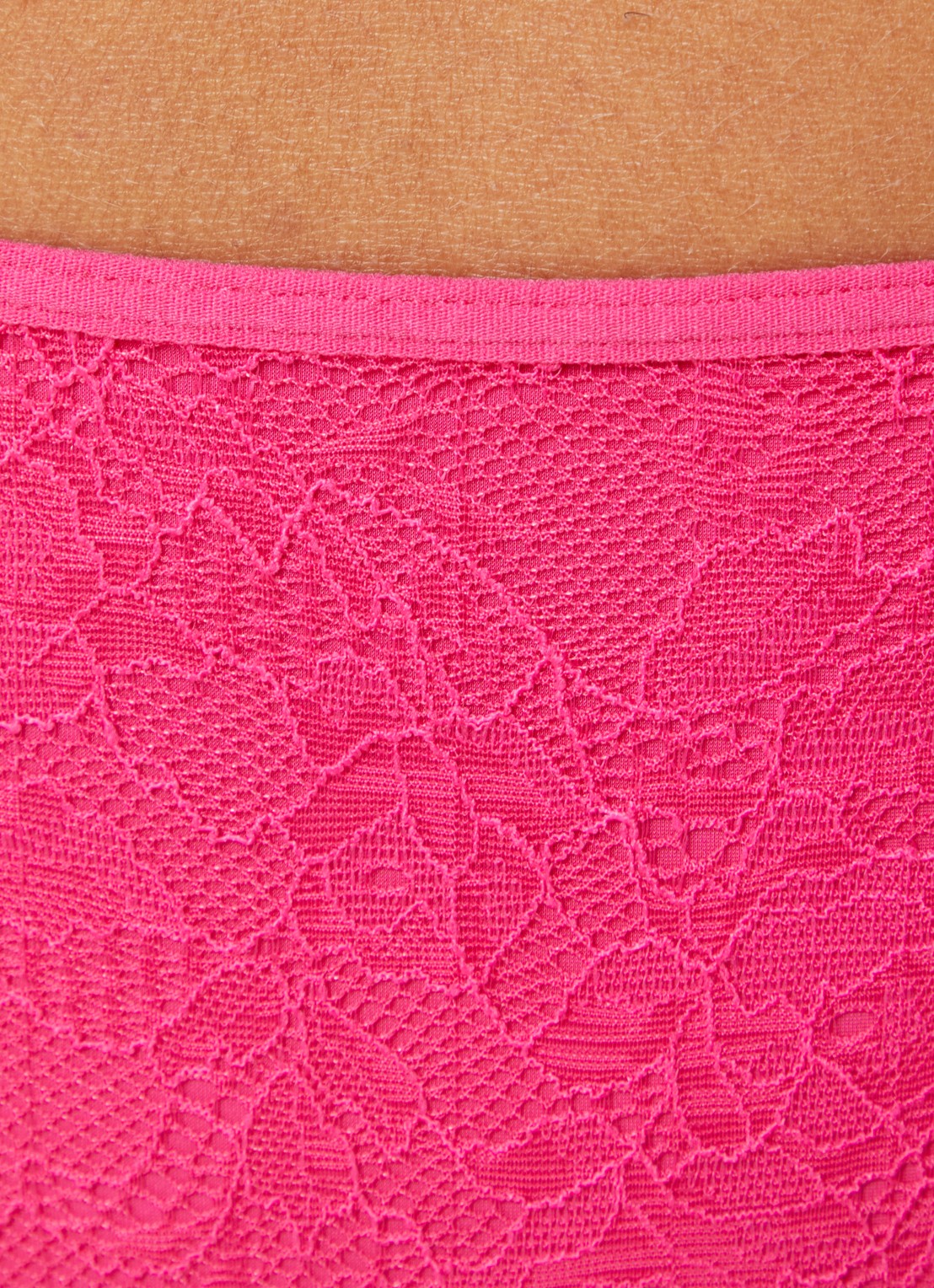 Marlies Dekkers Space Odyssey string met kant - detail 2 fuchsia