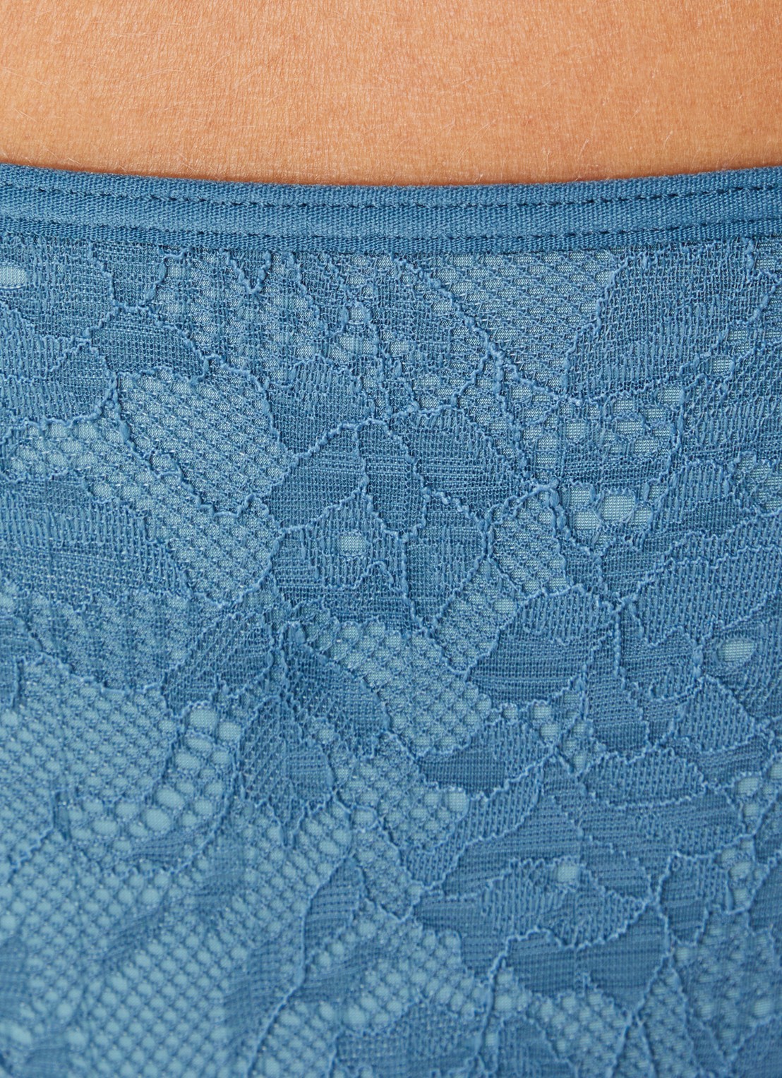 Marlies Dekkers Space Odyssey tanga van kant - detail 3 staalblauw