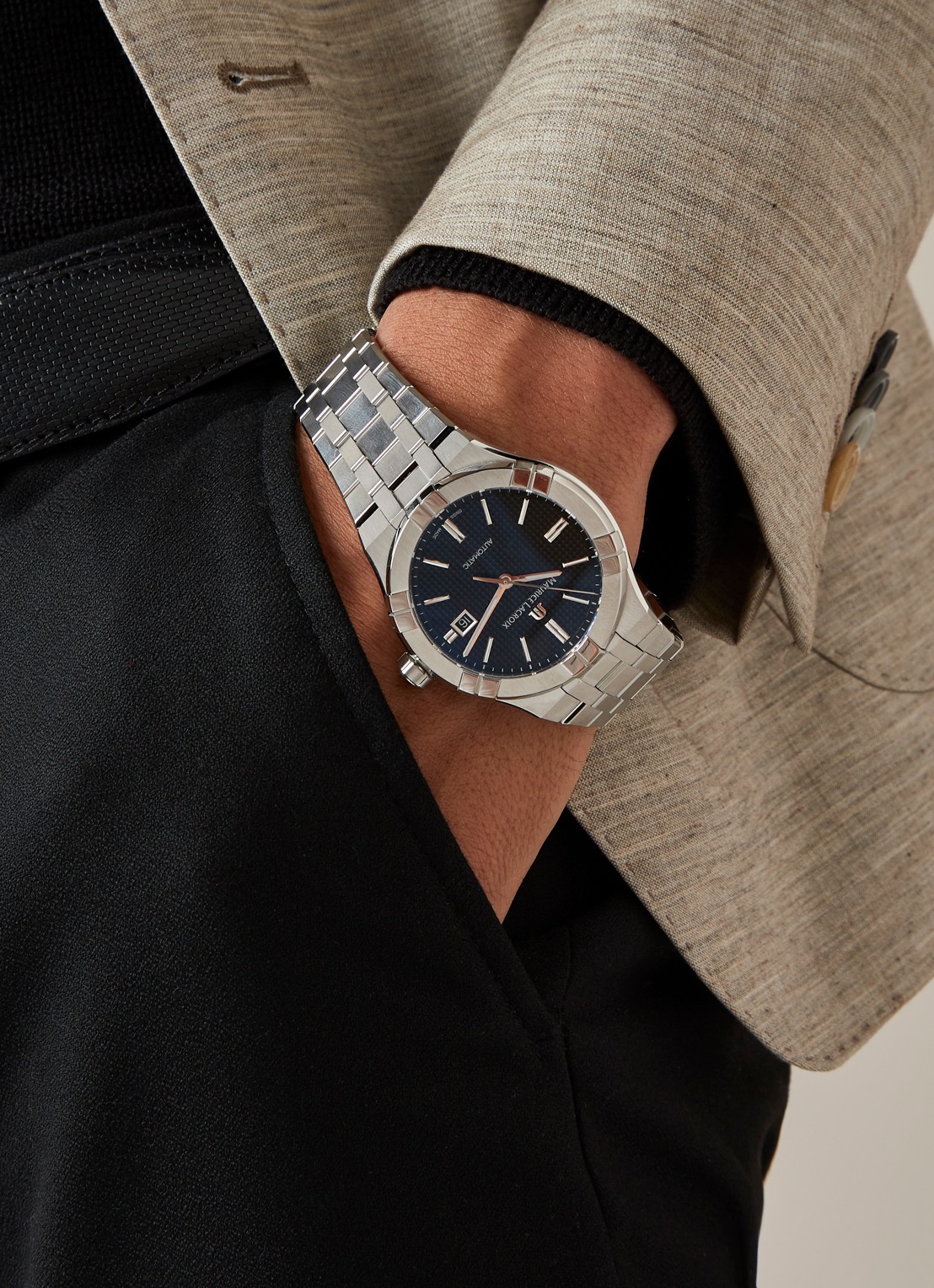 Maurice Lacroix Aikon horloge AI6008-SS002-330-1 - voorkant 2 zilver