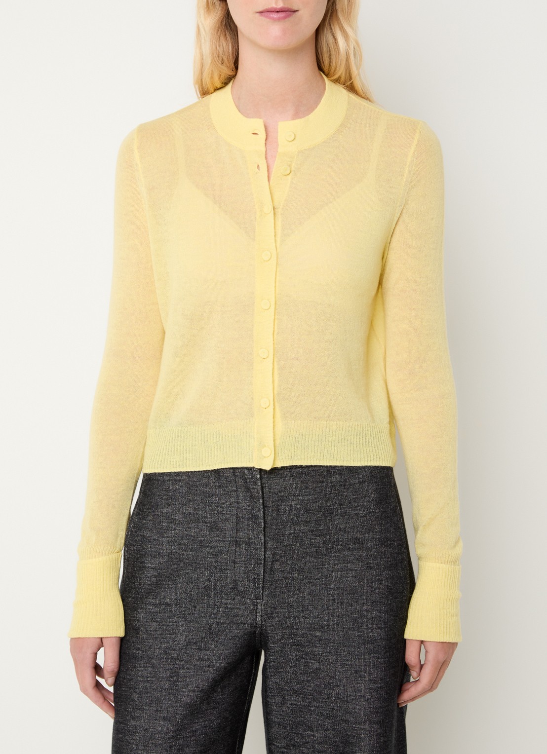 Max & Co Fijngebreid semi-transparant vest in alpaca wolblend - detail geel