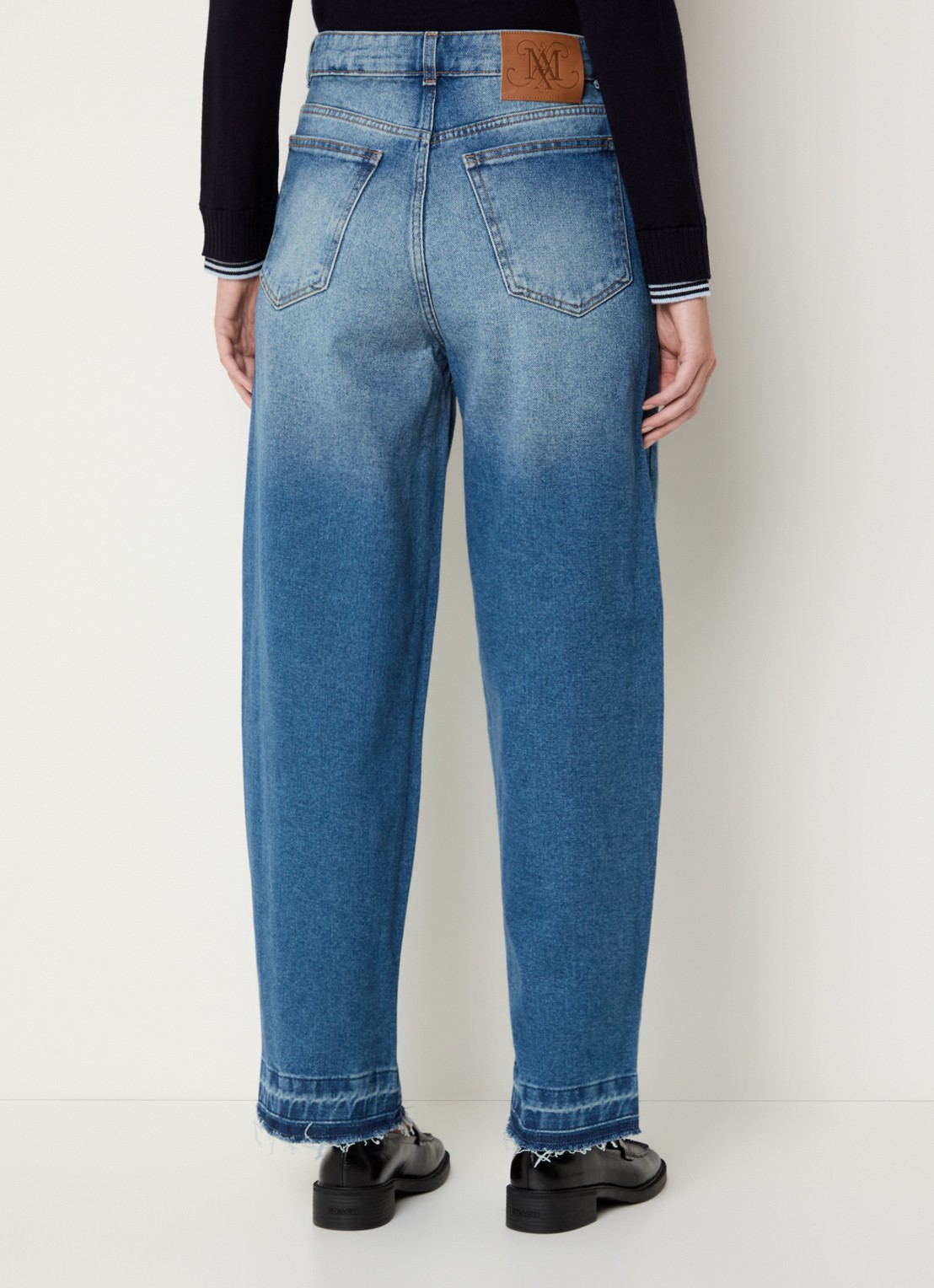 Max & Co High waist loose fit jeans met medium wassing - achterkant 3 indigo