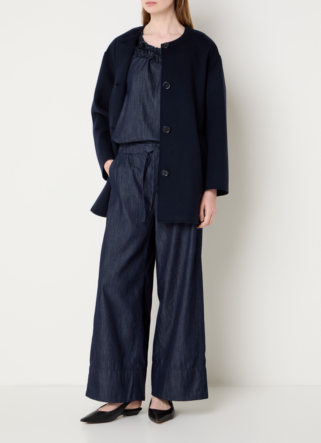 Max Mara Alicia mantel van scheerwol met steekzakken en sjaalkraag - voorkant 2 donkerblauw