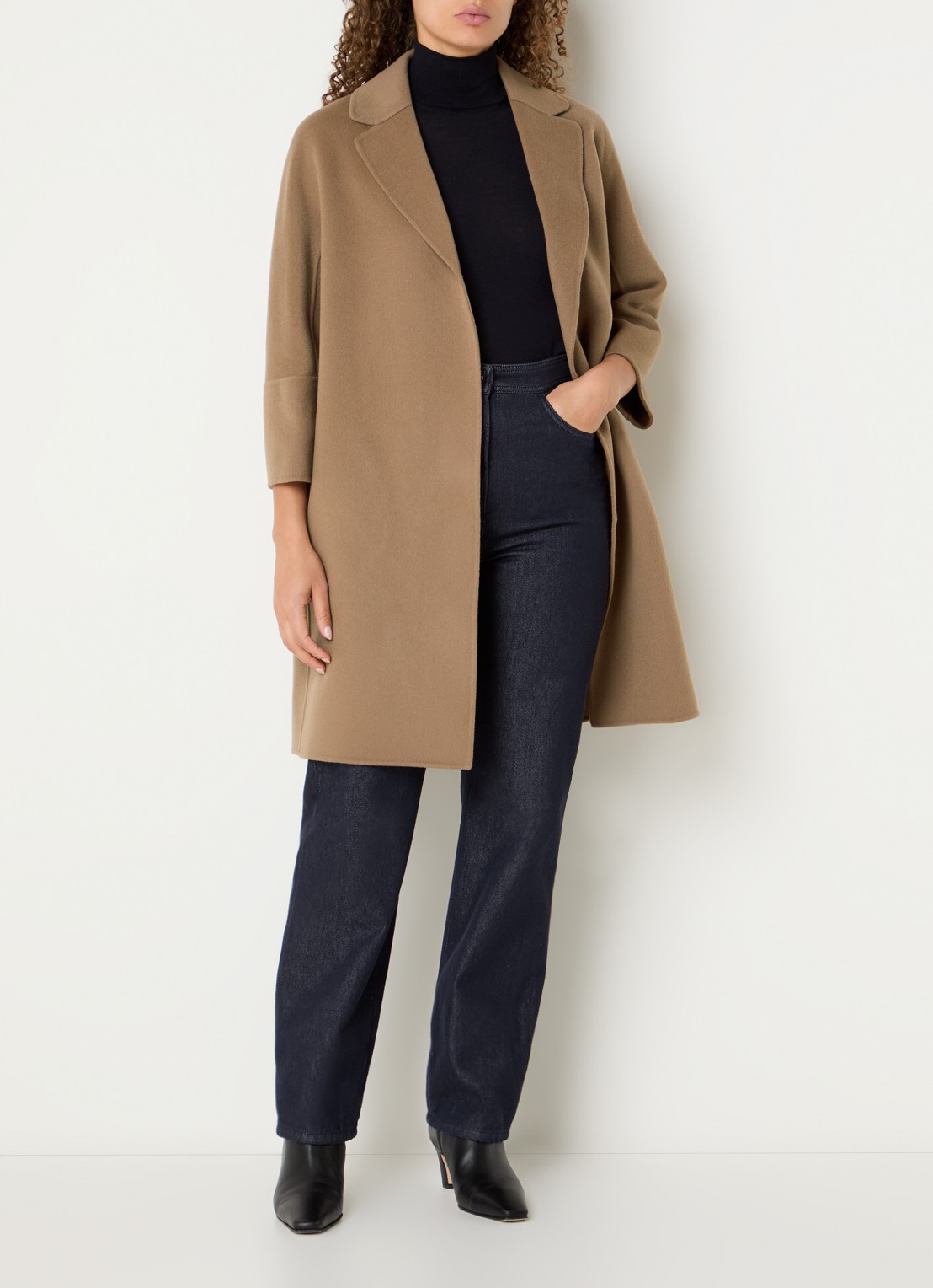 Max Mara Arona mantel van scheerwol met steekzakken en strikceintuur - voorkant 2 camel