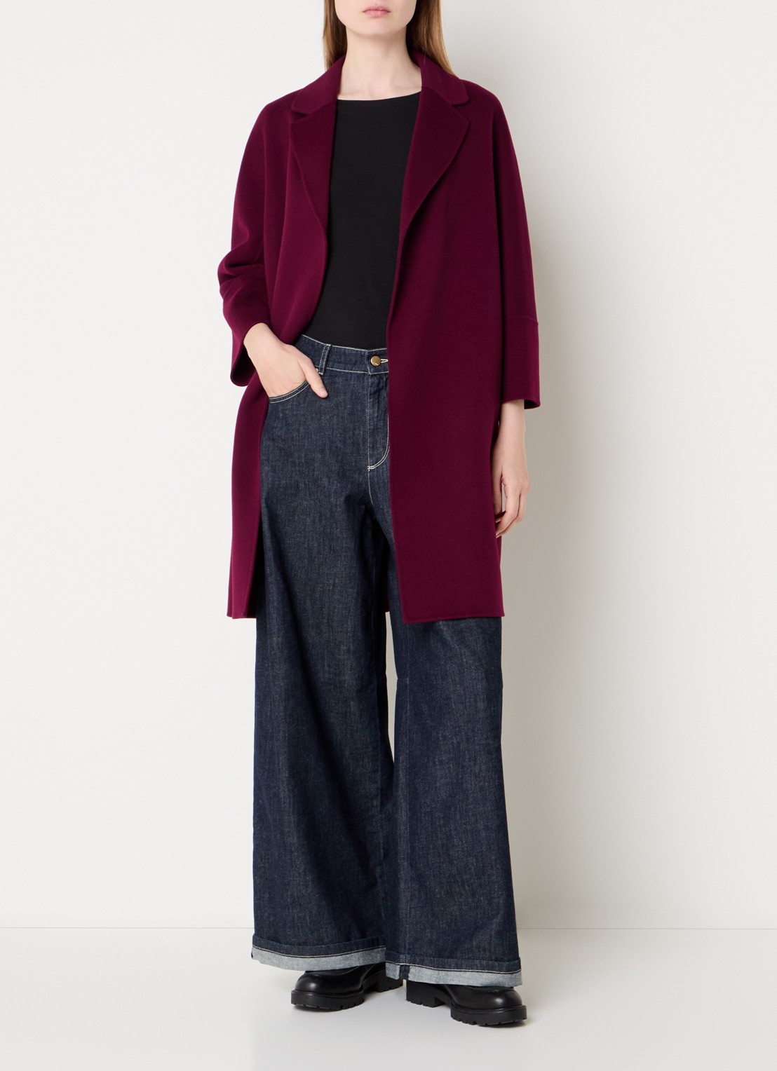 Max Mara Arona mantel van scheerwol met steekzakken en strikceintuur - voorkant 2 bordeauxrood
