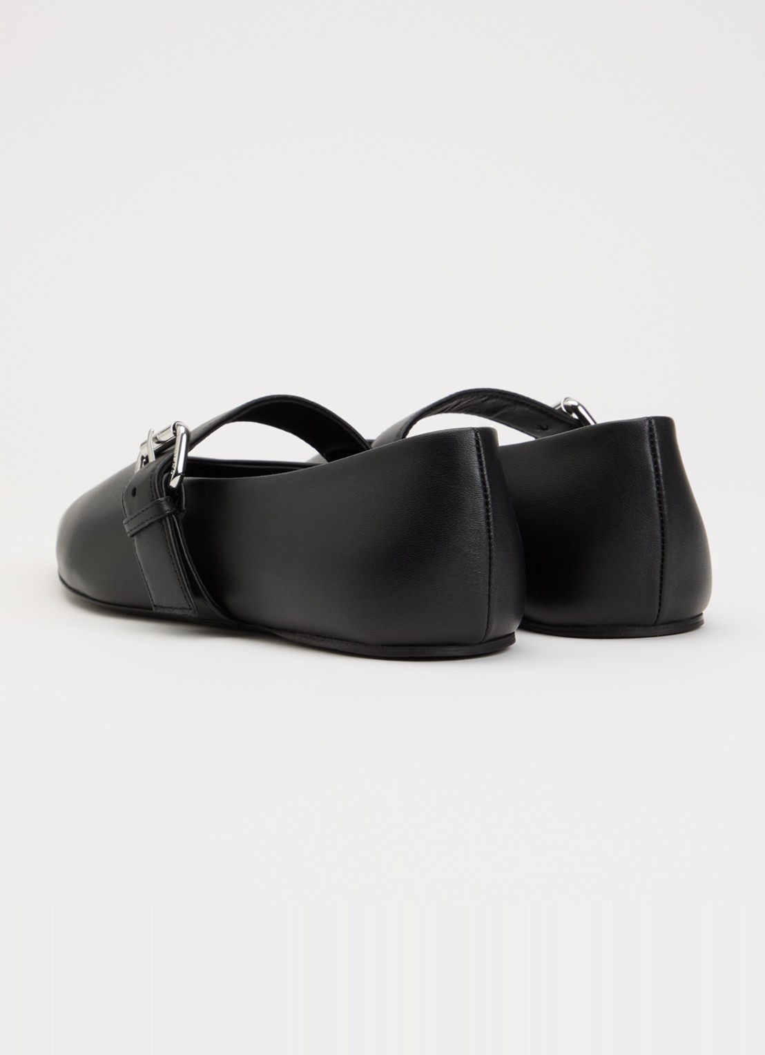 Max Mara Ballerina van kalfsleer met gespdetail - achterkant 5 zwart