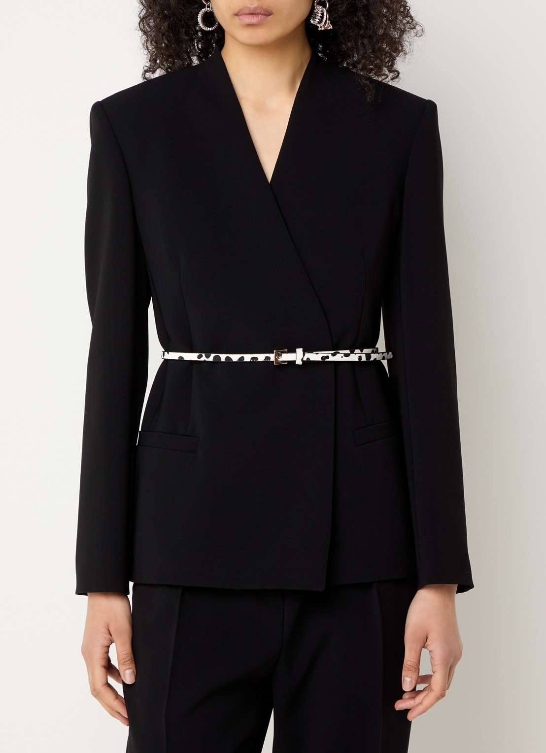 Max Mara Blazer met schoudervulling en ceintuur - detail zwart