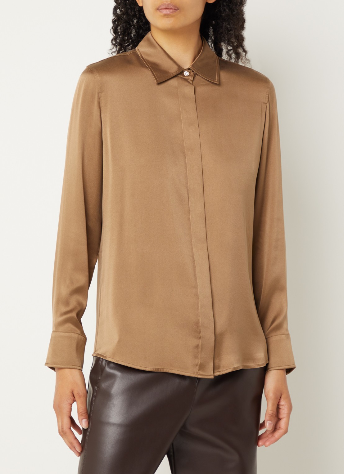 Max Mara Blouse van satijn - detail bruin