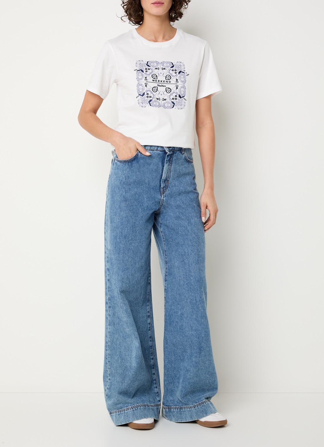 Max Mara Blusa T-shirt met logoborduring - voorkant 3 wit
